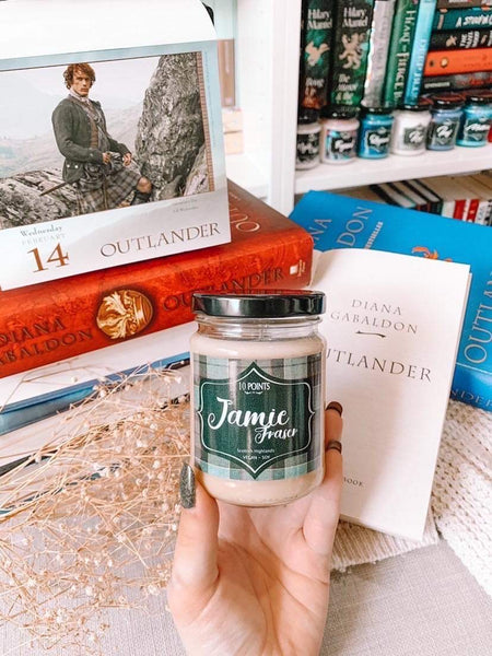 Jamie Fraser -Soy Candle Scent Notes: Mango,Papaya,Strawberry,Peppermint,Coconut & Vanilla
