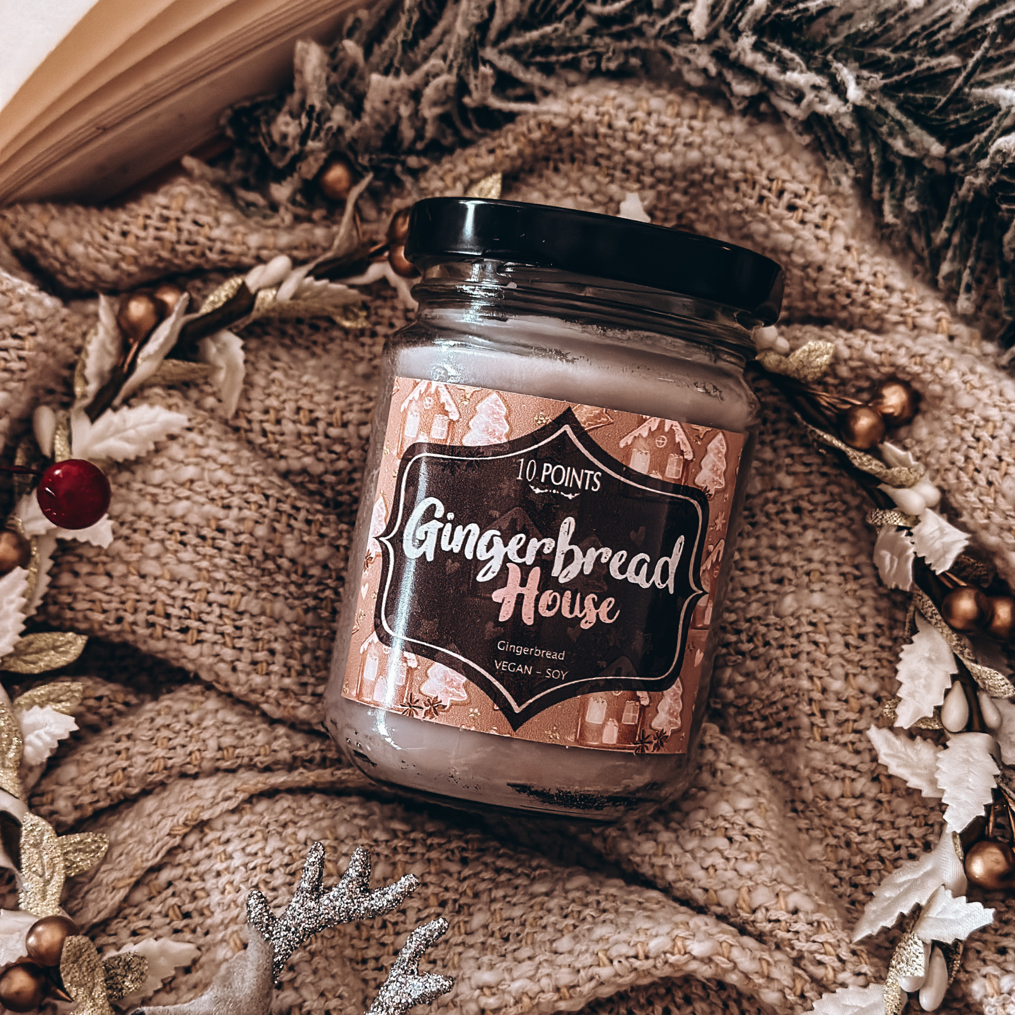 GINGERBEARD HOUSE -  Christmas Inspired soy candle [ Scent: Gingerbread ]