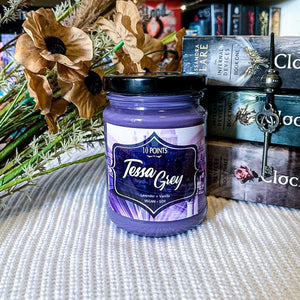 Tessa Gray - Soy Candle Scent Notes: Lavender + Vanilla