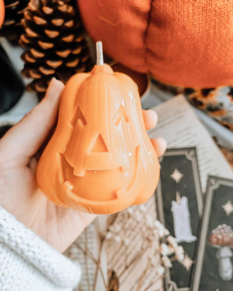 Pumpkin Lantern - Candle  scented in caramel vanilla