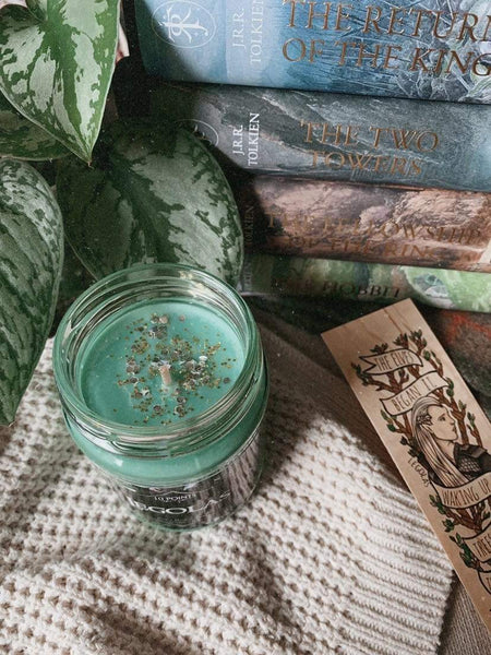 Legolas LOTR Soy Candle Scent Notes: Pine Musk n Amber