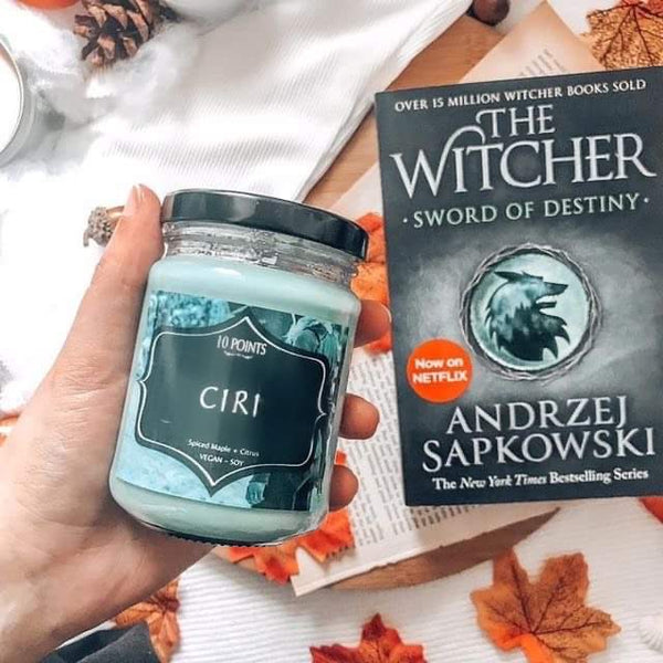 Ciri Soy Candle  Scent Notes: Spiced Maple Citrus