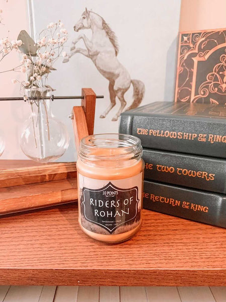 Riders of Rohan LOTR Soy Candle Scent Notes: Sandlewood n Musk